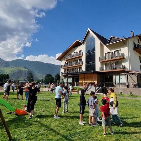Suatis Resort Kazbegi Buitenkant foto