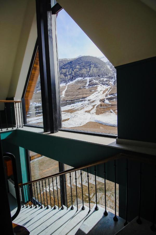 Suatis Resort Kazbegi Buitenkant foto