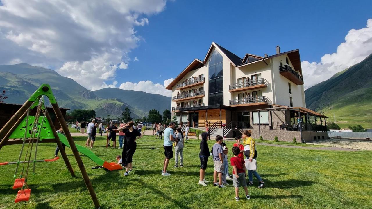 Suatis Resort Kazbegi Buitenkant foto