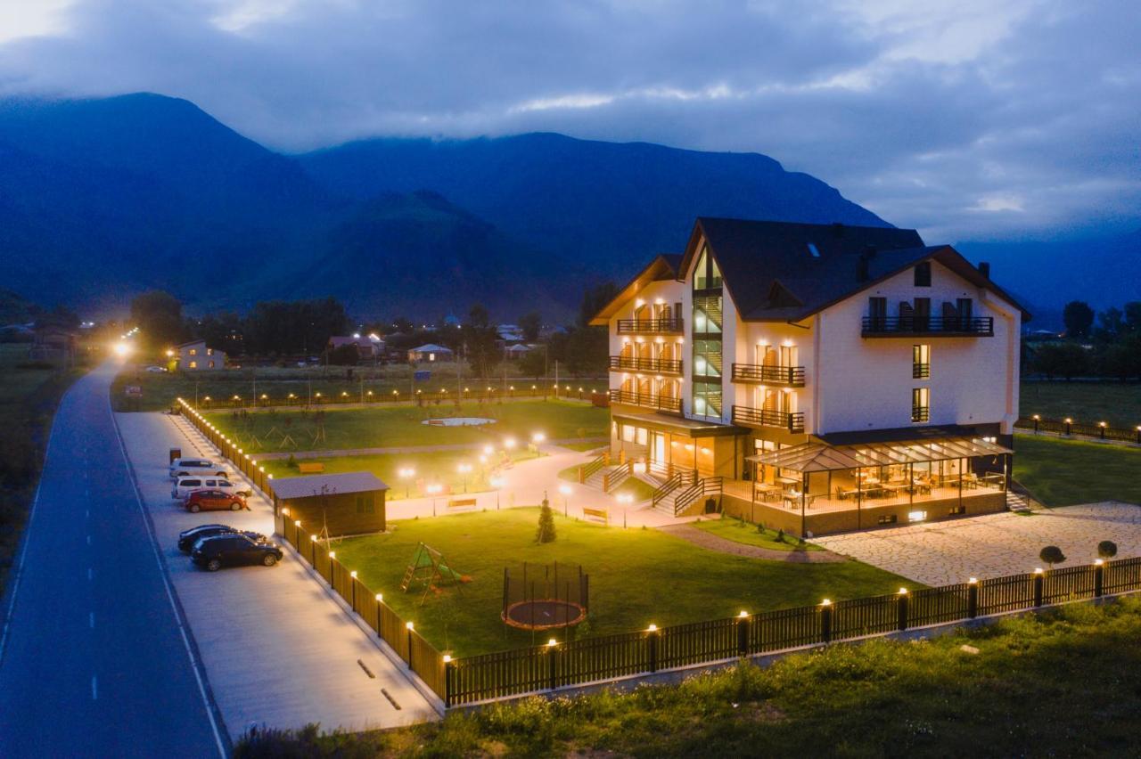 Suatis Resort Kazbegi Buitenkant foto