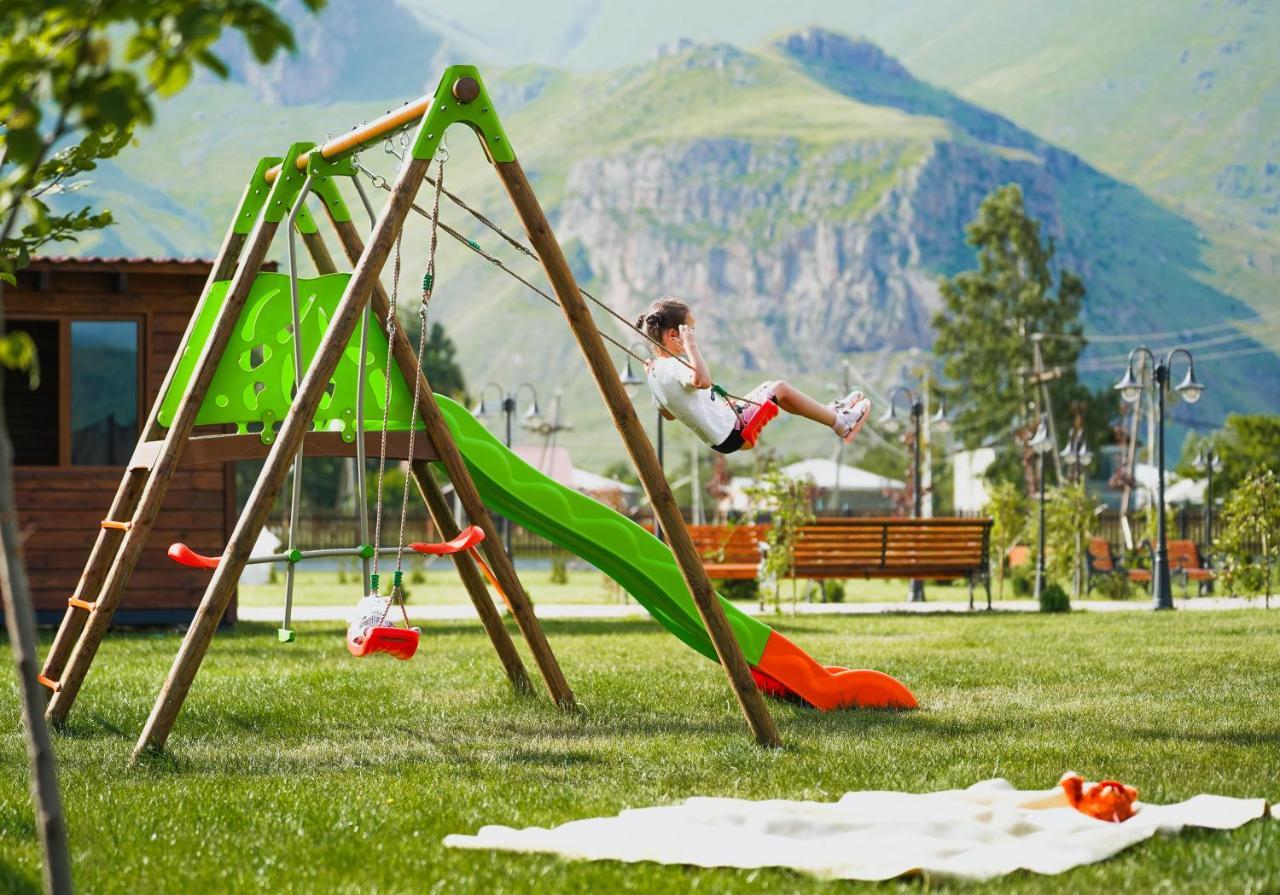 Suatis Resort Kazbegi Buitenkant foto